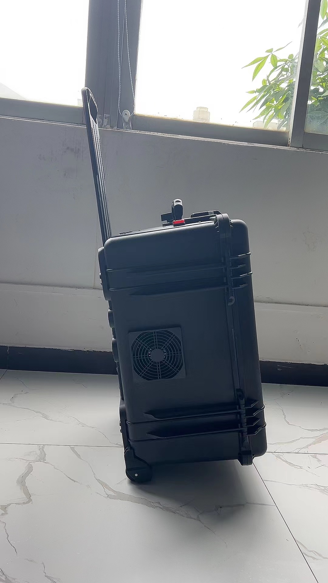 开平手拉箱型移动通信干扰器